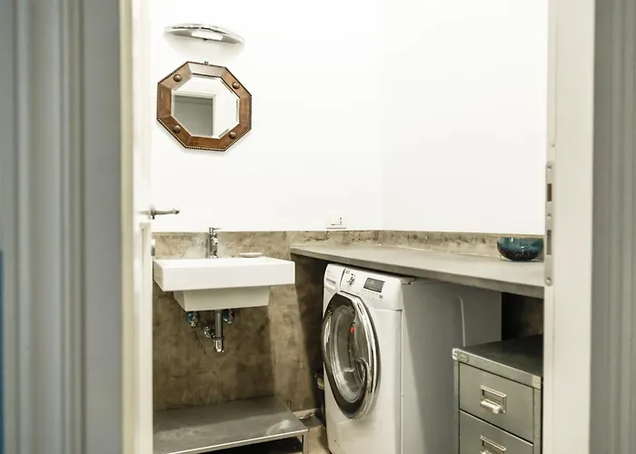 Charming In Monti, Steps To Colosseum Apartment *
