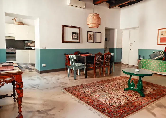 Apartment Charming In Monti, Steps To Colosseum